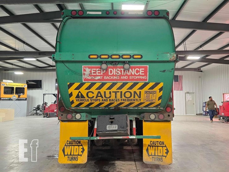 2020-peterbilt-520-image-8