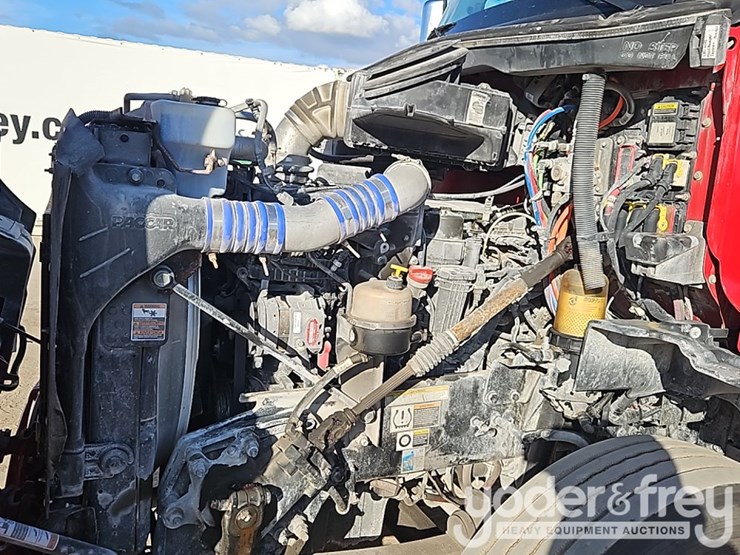 2018-peterbilt-579-image-22