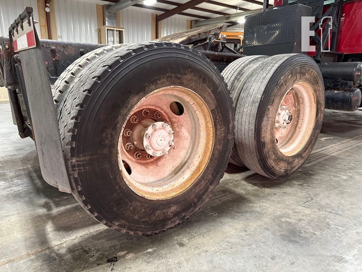 2012-mack-granite-gu713-image-31