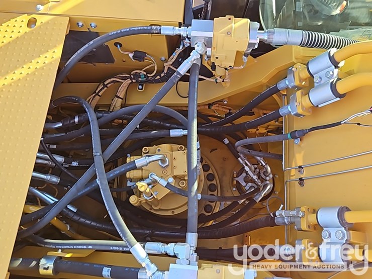 2023-caterpillar-340-image-32