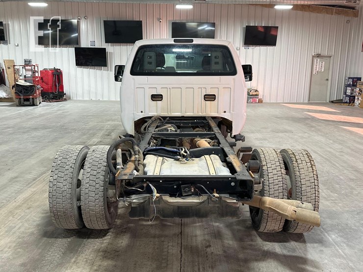 2015-ford-f550-image-8