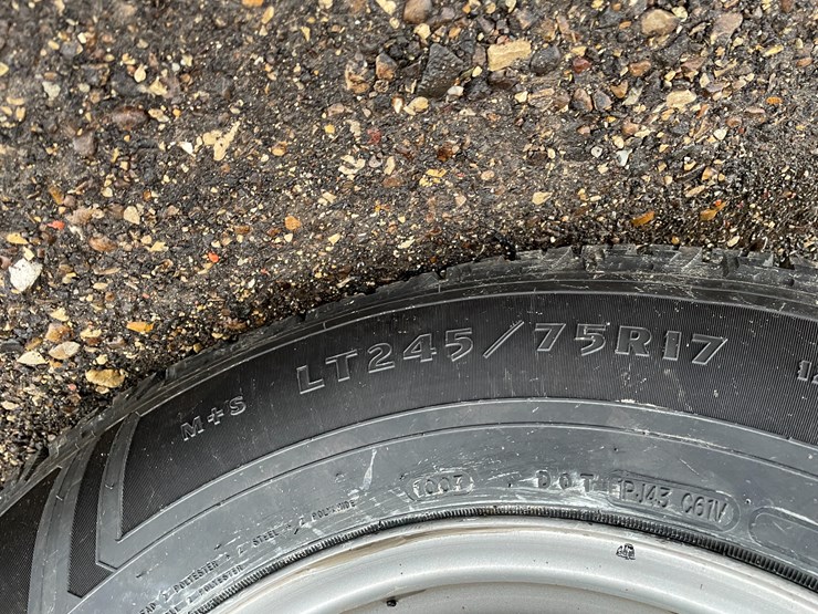 2021-ford-f350-xl-image-10