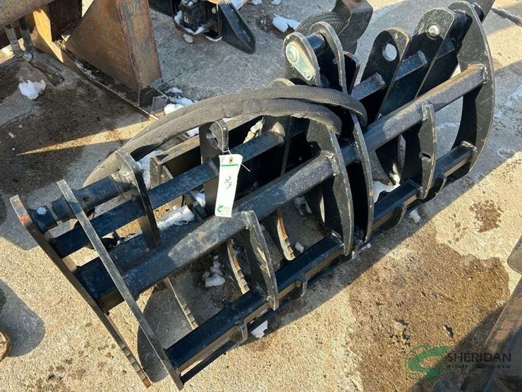 grapple-bucket-for-mini-skid-steers-image-1