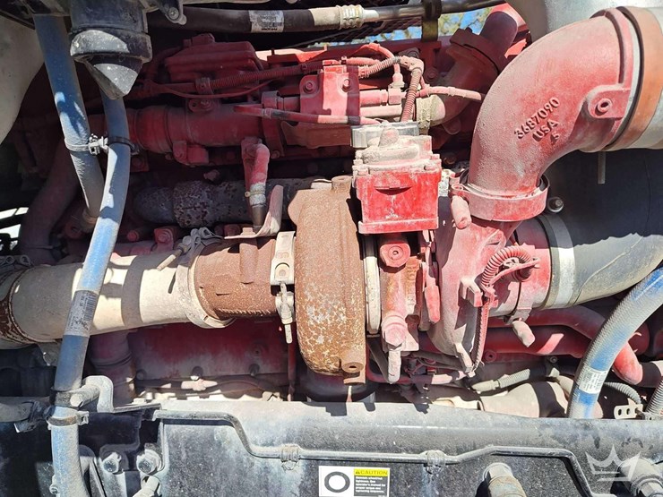 2022-peterbilt-567-t/a-wet-kit-day-cab-truck-tractor-image-13