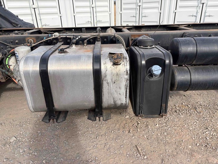 2017-kenworth-k270-image-10