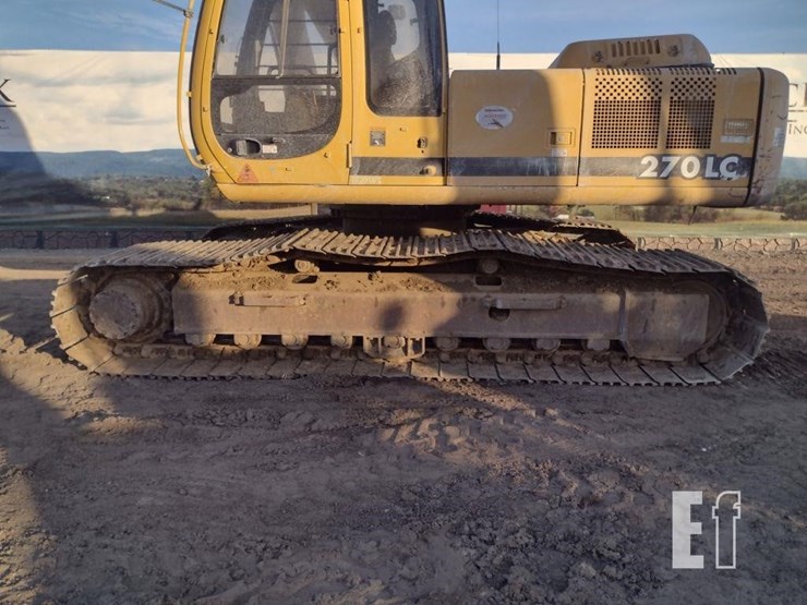 2000-deere-270c-lc-image-32