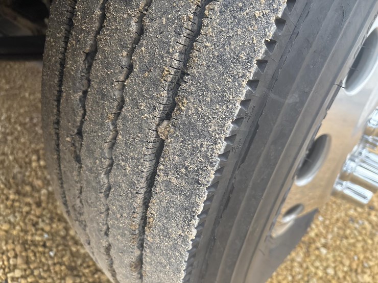 2006-peterbilt-379-image-69