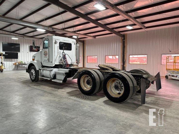 2003-kenworth-t800-image-4