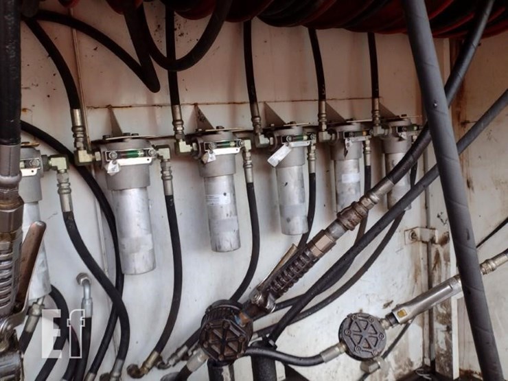 2008-peterbilt-365-image-36