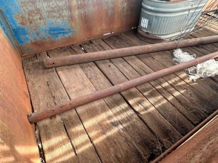 bullmobile-20'x6'-livestock-trailer-image-6