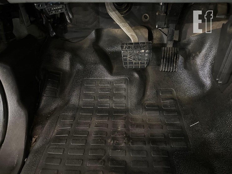 2015-ford-f750-image-25