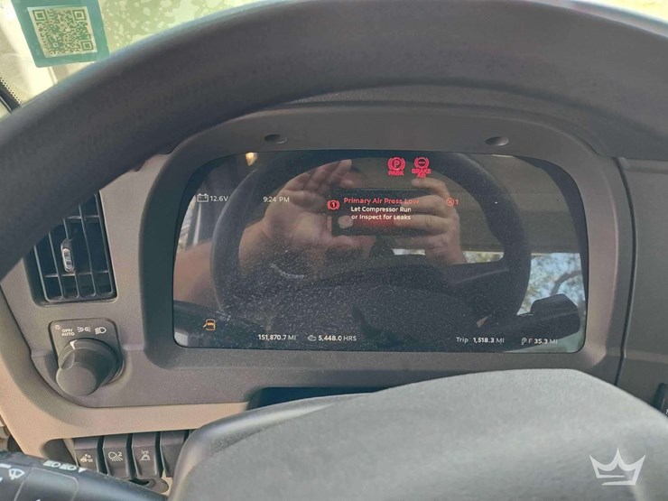 2022-peterbilt-567-t/a-wet-kit-day-cab-truck-tractor-image-28