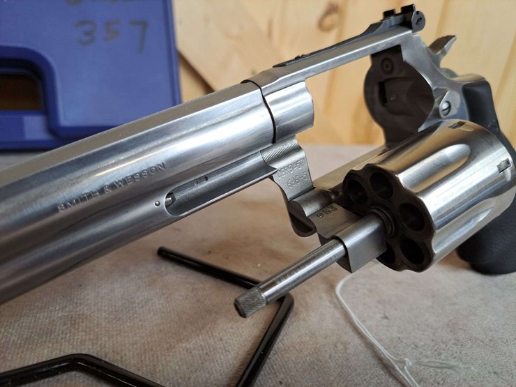 smith-&-wesson-model-686-.357-magnum-da-revolver-image-6