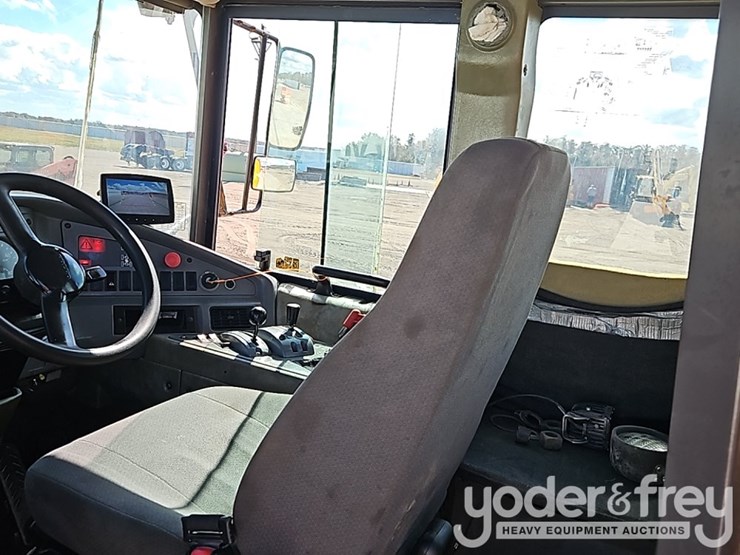 2005-volvo-a30-image-29