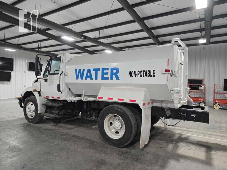 2004-international-durastar-4300-image-4