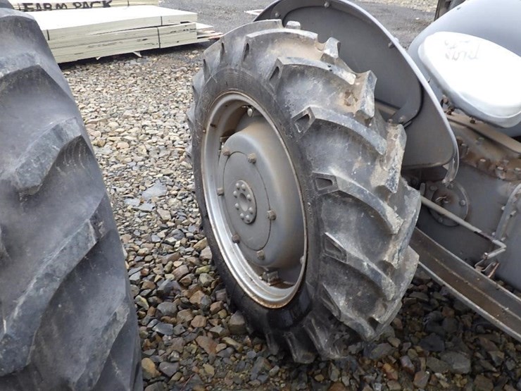 ford-tractor-image-14