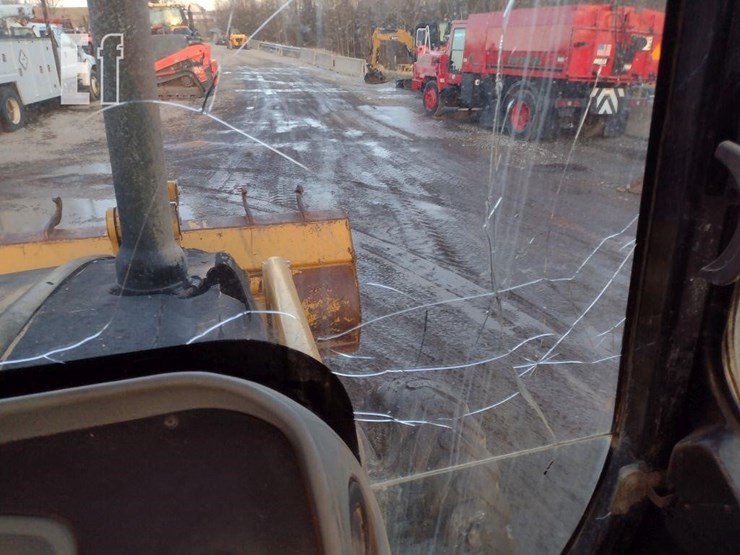 2005-caterpillar-420d-image-41