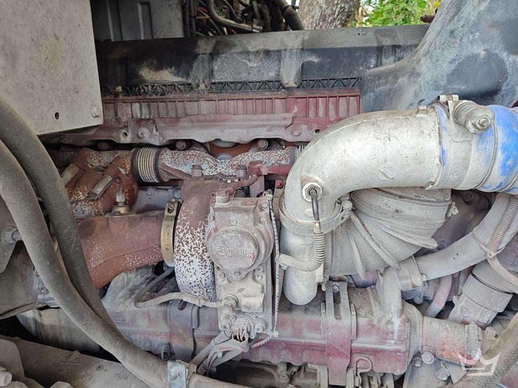 2022-mack-pinnacle-t/a-wet-kit-day-cab-truck-tractor-image-9