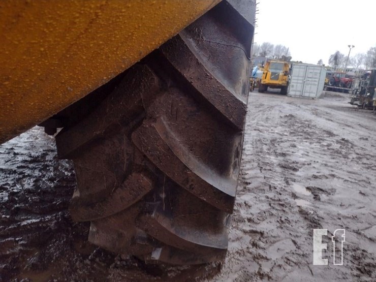 2019-deere-324l-image-21