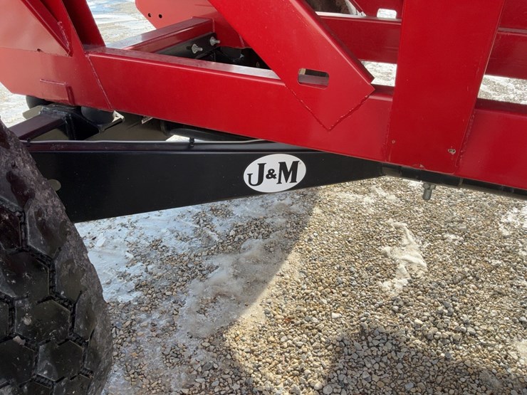 j&m-555-gravity-wagon-image-36