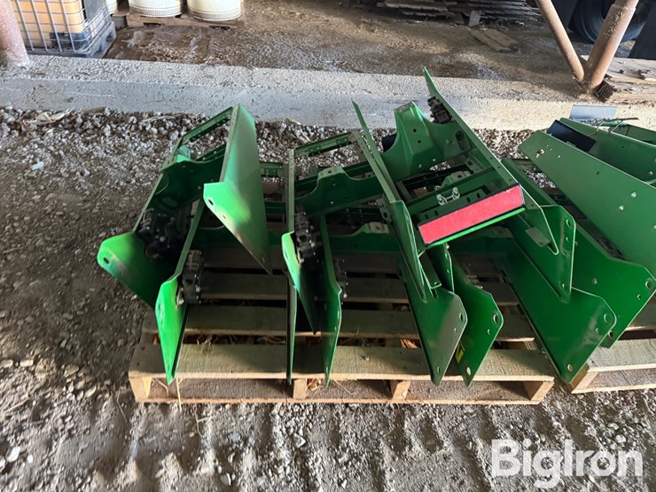 john-deere-max-emerge-planter-unit-frames-image-9