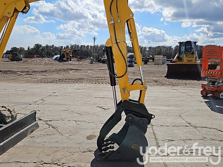 2024-komatsu-pc55mr-image-17