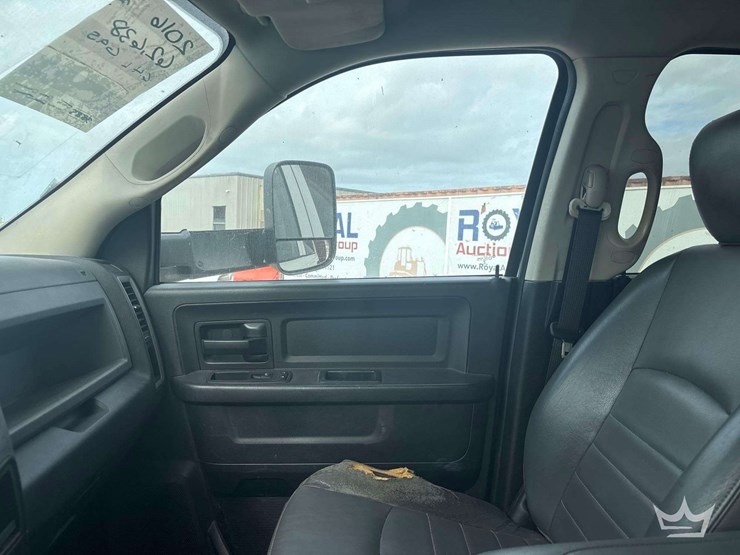 2016-ram-4500-crew-cab-landscape-dump-truck-image-13