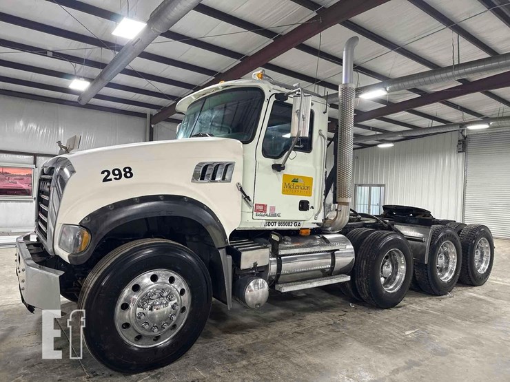 2009-mack-granite-gu713-image-2