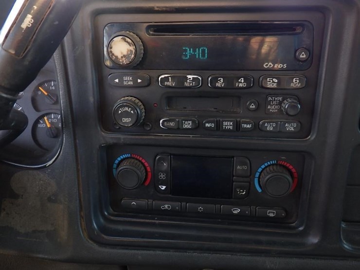 2003-gmc-1500-image-28