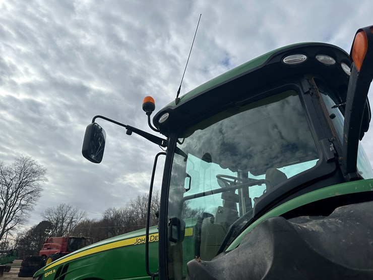 2010-john-deere-8345r-image-33