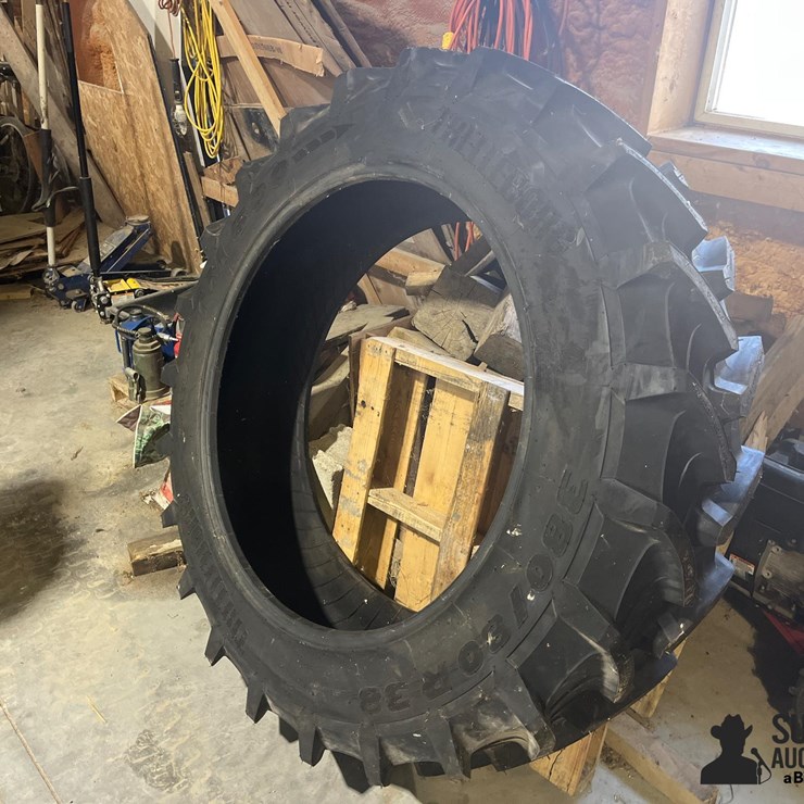 Thelleborg 380/80R38 Tire