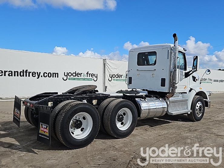 2020-peterbilt-567-image-5