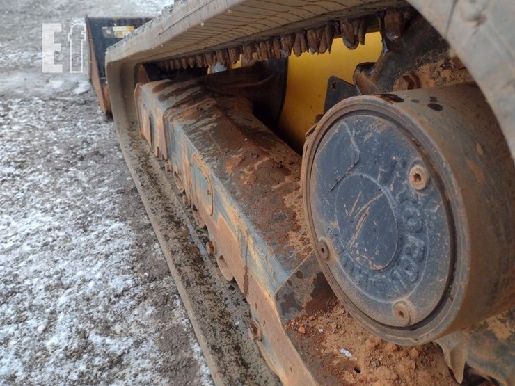 2021-deere-331g-image-22