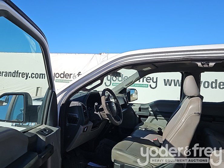 2015-ford-f150-xl-image-22