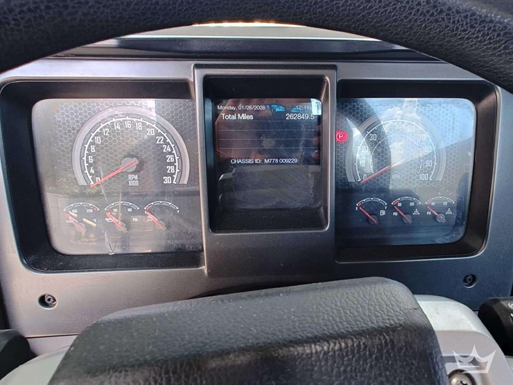 2022-mack-pinnacle-t/a-wet-kit-day-cab-truck-tractor-image-21