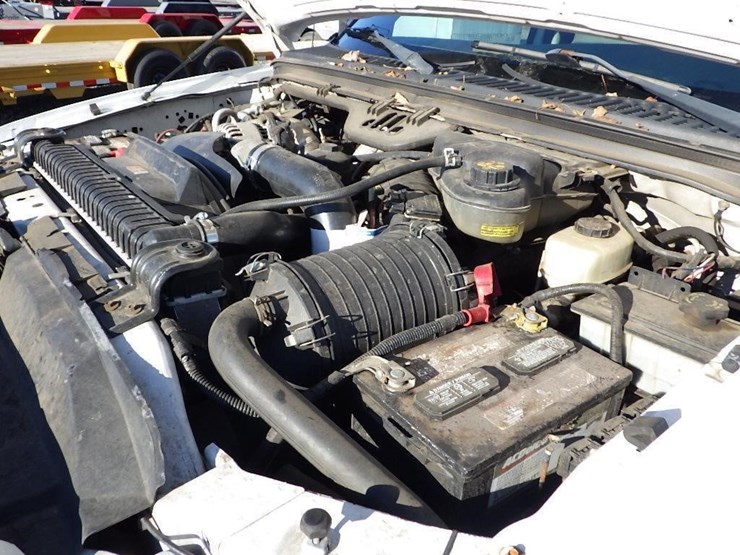 2004-ford-f550-image-23