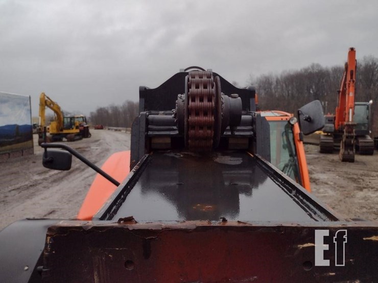 2016-jlg-1255-image-16