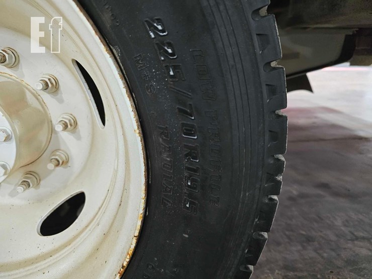 2015-ford-f550-image-26