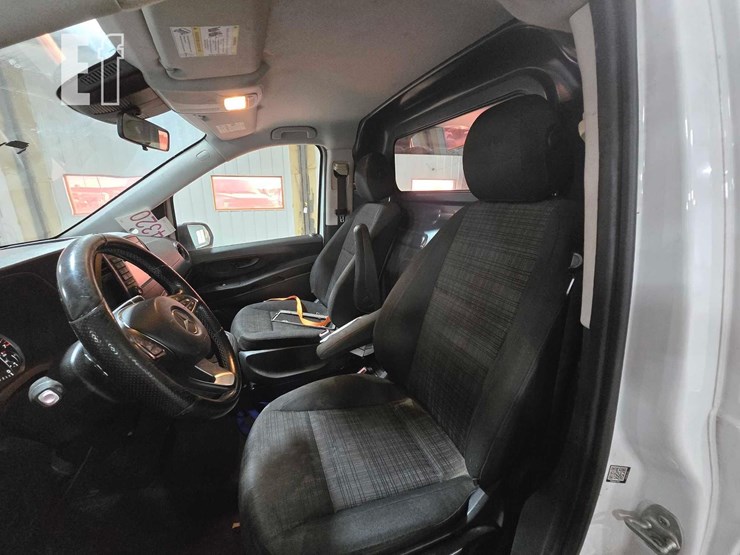 2017-mercedes-benz-metris-image-9