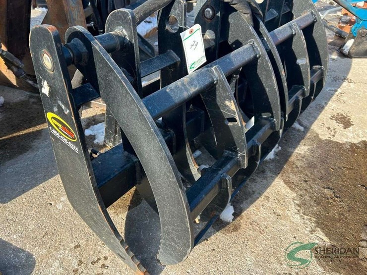 grapple-bucket-for-mini-skid-steers-image-2