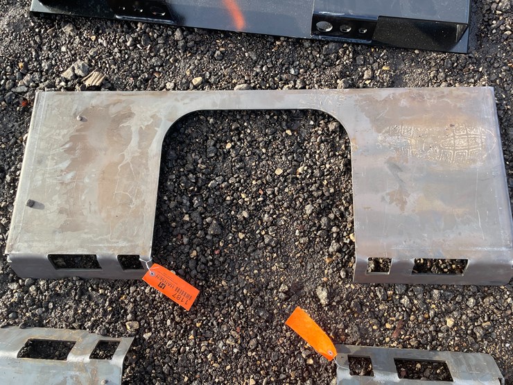 #1187-•-unused-skidsteer-open-center-weldable-quick-attach-plate-image-2