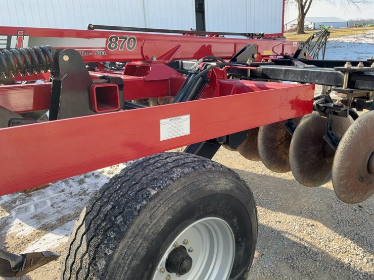 case-ih-870-ecolo-tiger-disc-ripper-image-40