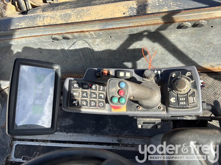 2020-dynapac-cc6200-image-17