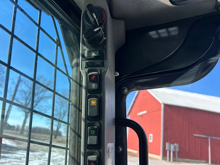 new-holland-c245-image-16