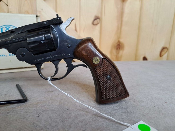 harrington-&-richardson-model-999-sportsman-.22-lr-da-revolver-image-3