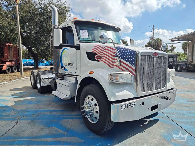 2022-peterbilt-567-t/a-wet-kit-day-cab-truck-tractor-image-2