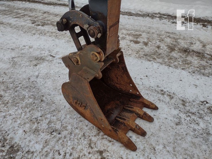 2016-deere-35g-image-15