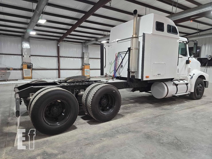 2005-international-9400-image-3