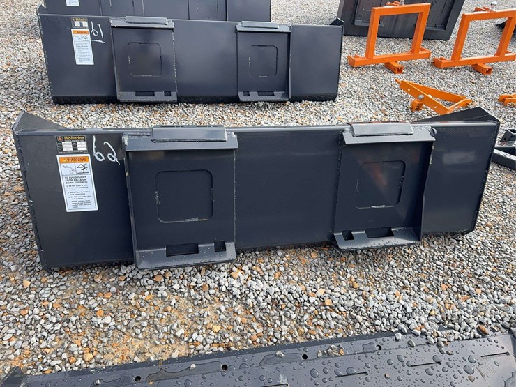 unused-skid-steer-track-duty-74"-bucket-image-2