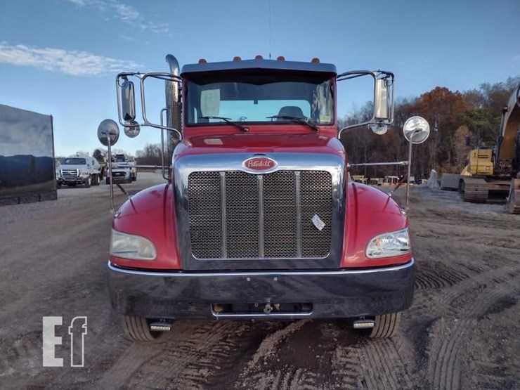 peterbilt-330-image-2